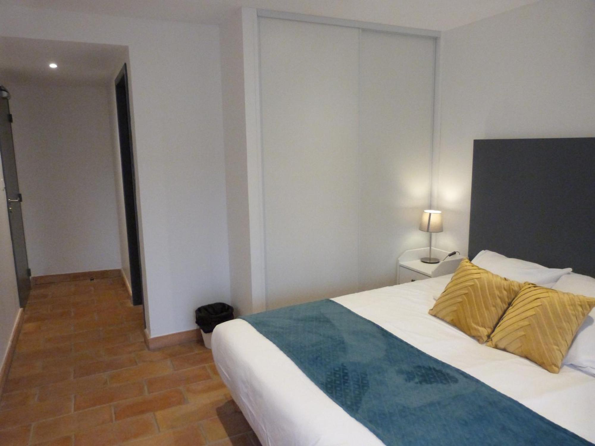 Prieure De Grignan Hotel Екстериор снимка